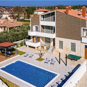 6 bedroom villa with pool near Pula, sleeps 12